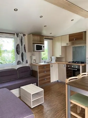 Camping Le Bois D'Amour Île-Tudy 2*,